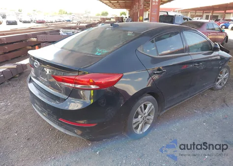 2017 Hyundai Elantra Value Edition z USA, uszkodzony, nr VIN 5NPD84LF1HH172893